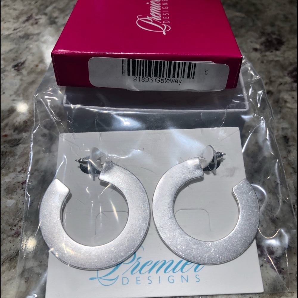 Premier Designs ‘Getaway’ Earrings ... NIB